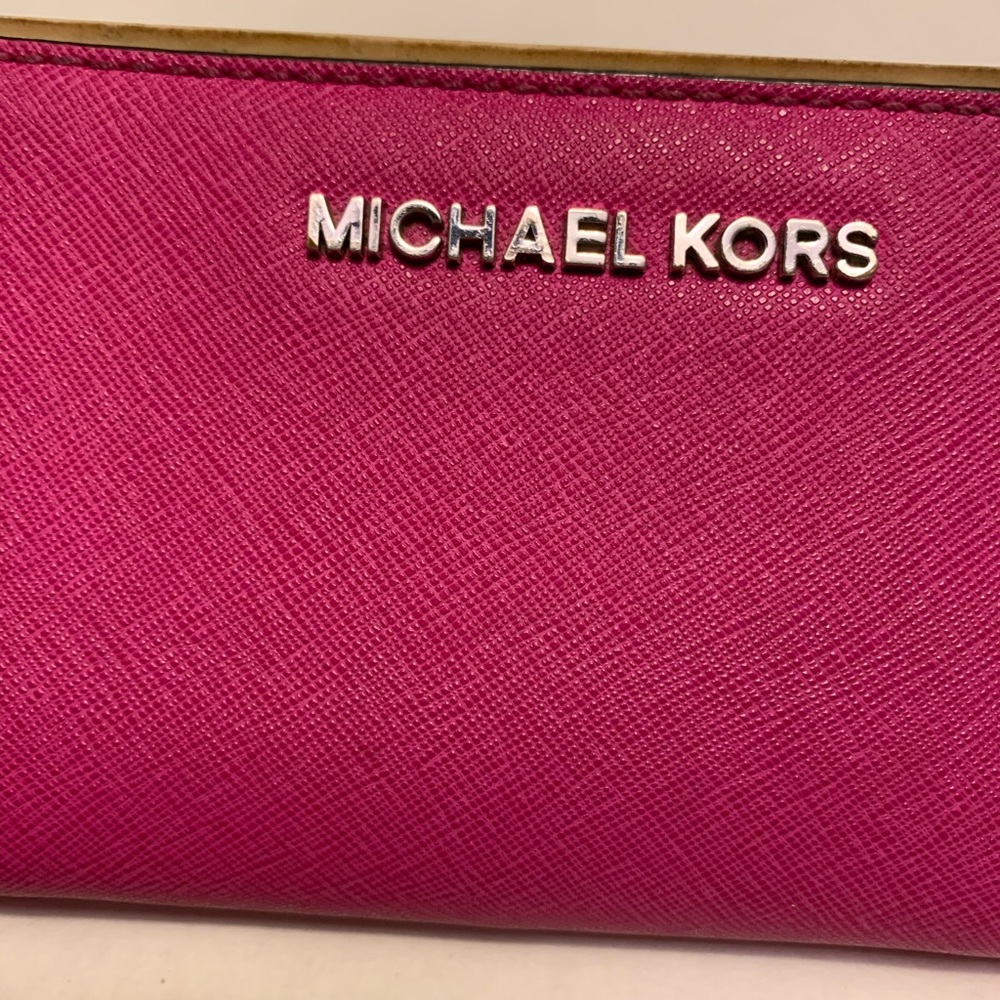 Michael Kors wristlet wallet - Picture 3 of 10